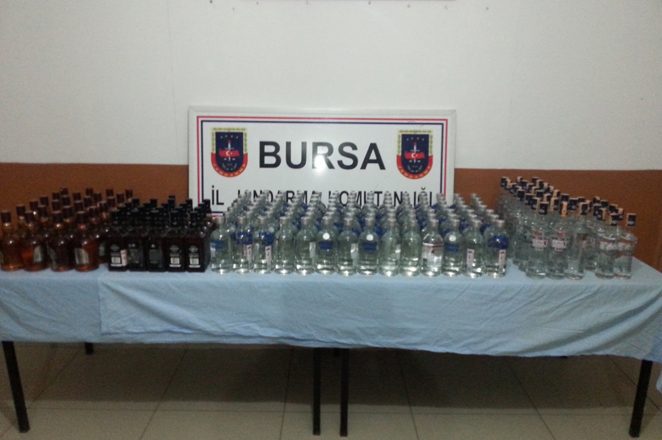 Bursa’da 192 şişe sahte içki ele geçirildi